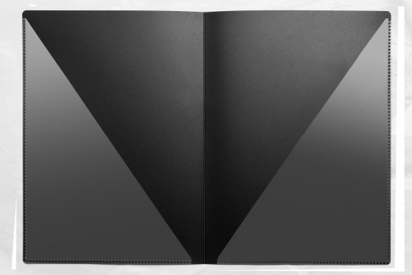 Veloflex 4441080 Urkunden-, Angebotsmappe A4 Diamond, geprägtes PP, innen zwei Klarsichttaschen, schwarz